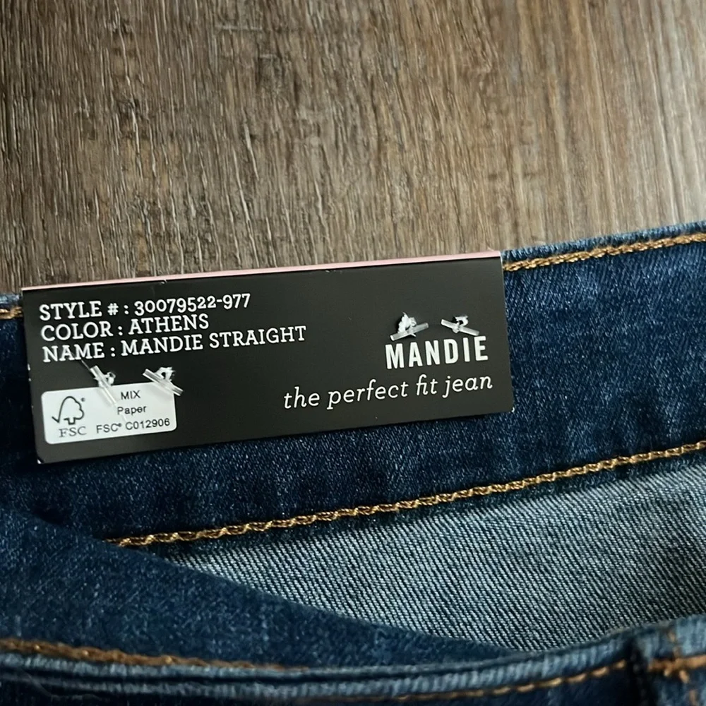 Womens Bandolino Mandie Straight Short Jeans - Picture 6 of 9